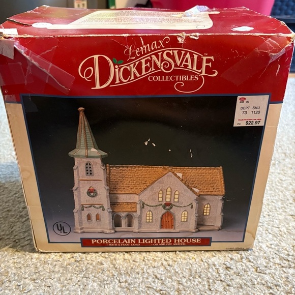 Lemax Dickensvale Porcelain Lighted Saint Michael Church 1992 #25047 Pre-Owned - Picture 2 of 3